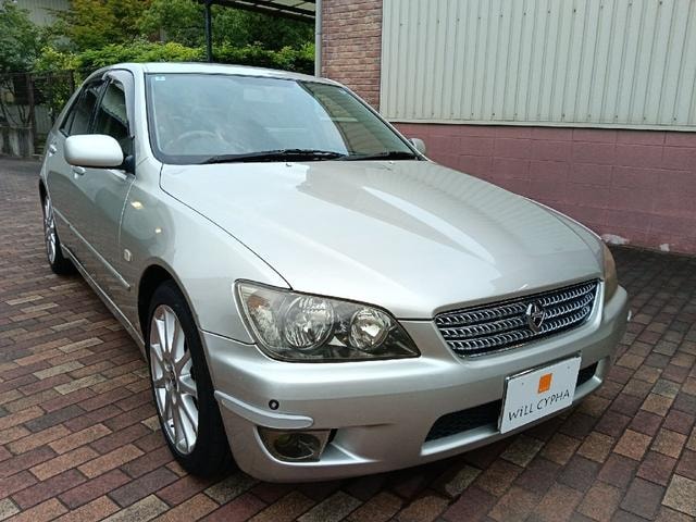 Toyota ALTEZZA 2004 — фото автомобиля 1