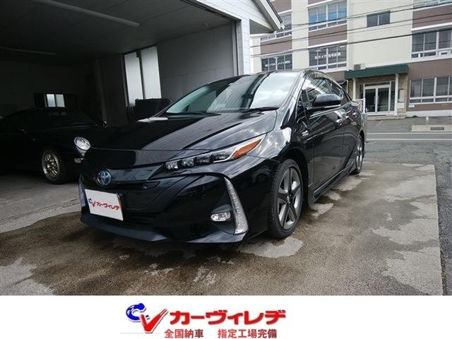 Toyota PRIUS PHV 2020 — фото автомобиля