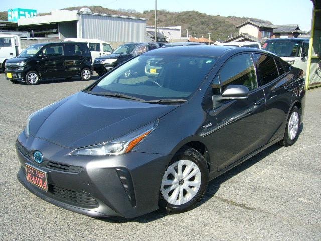 Toyota PRIUS 2019 — фото автомобиля 1