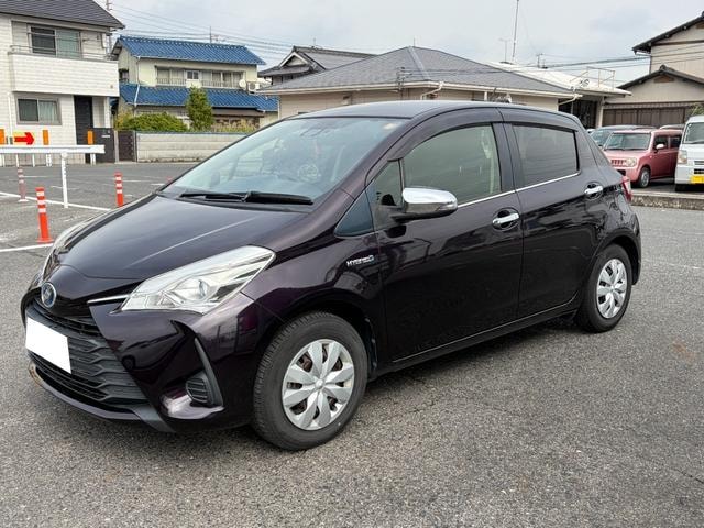 Toyota VITZ 2017 — фото автомобиля