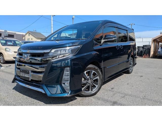 Toyota NOAH 2018 — фото автомобиля 1