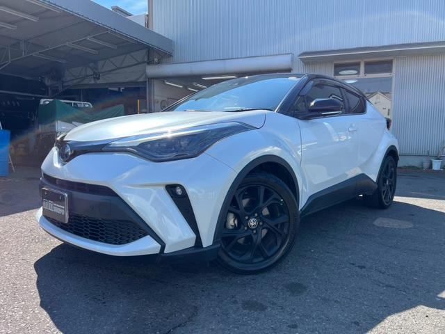Toyota C-HR 2022 — фото автомобиля