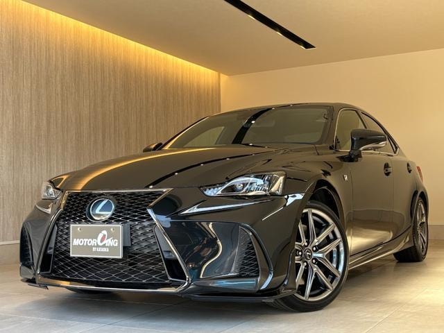 Lexus IS 2017 — фото автомобиля 1