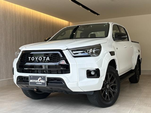 Toyota HILUX 2022 — фото автомобиля 1