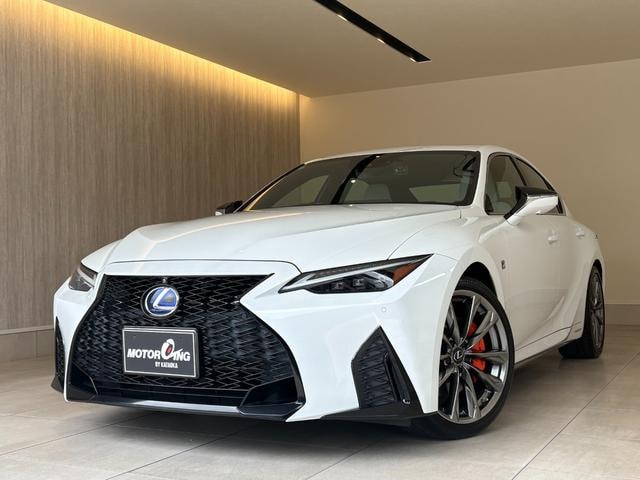 Lexus IS 2020 — фото автомобиля 1