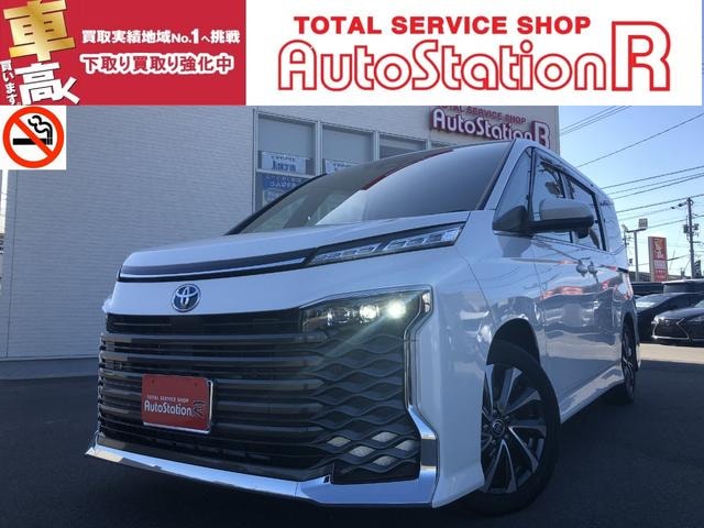 Toyota VOXY 2023 — фото автомобиля 1
