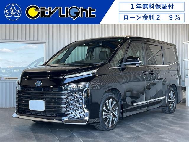 Toyota VOXY 2023 — фото автомобиля