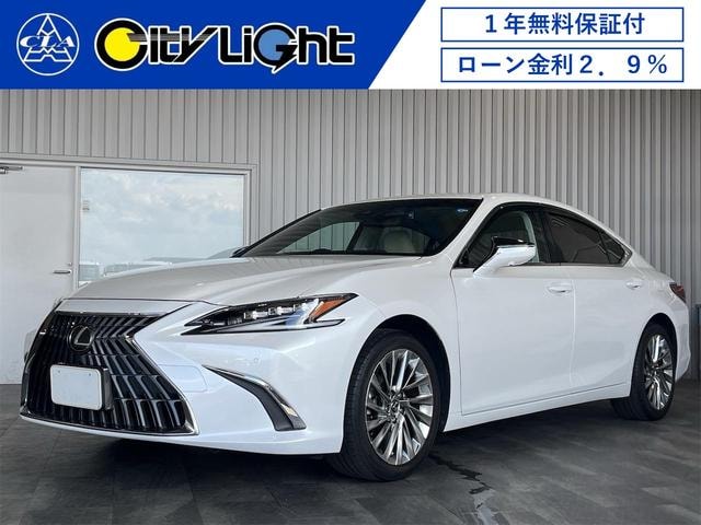 Lexus ES 2023 — фото автомобиля 1