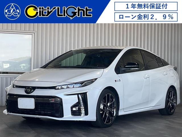 Toyota PRIUS PHV 2021 — фото автомобиля 1