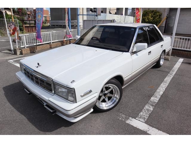 Nissan LAUREL 1986 — фото автомобиля