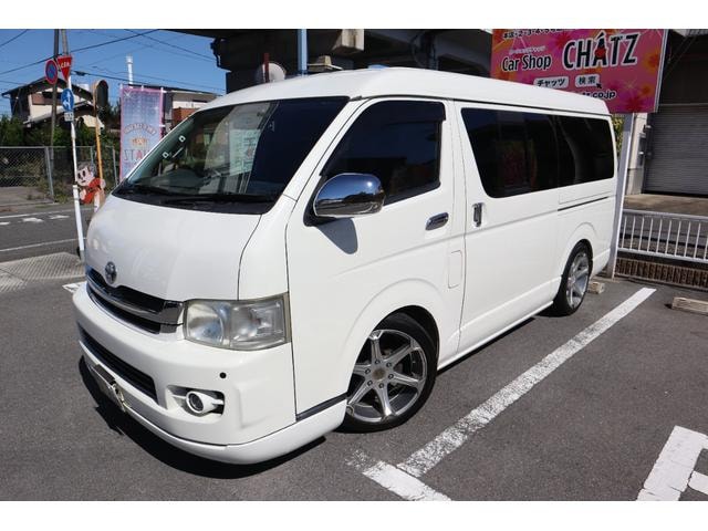 Toyota HIACE VAN 2010 — фото автомобиля 1