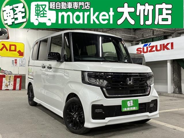 Honda N-BOX CUSTOM 2021 — фото автомобиля 1