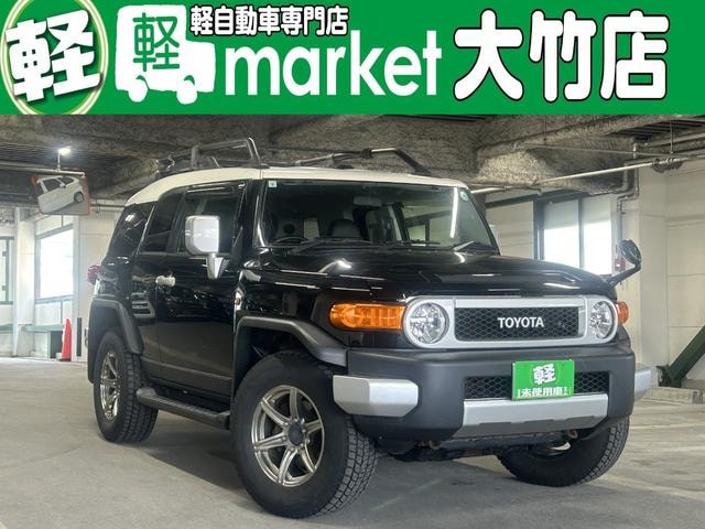 Toyota FJ CRUISER 2017 — фото автомобиля