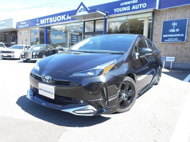 Toyota PRIUS 2021 — фото автомобиля 1
