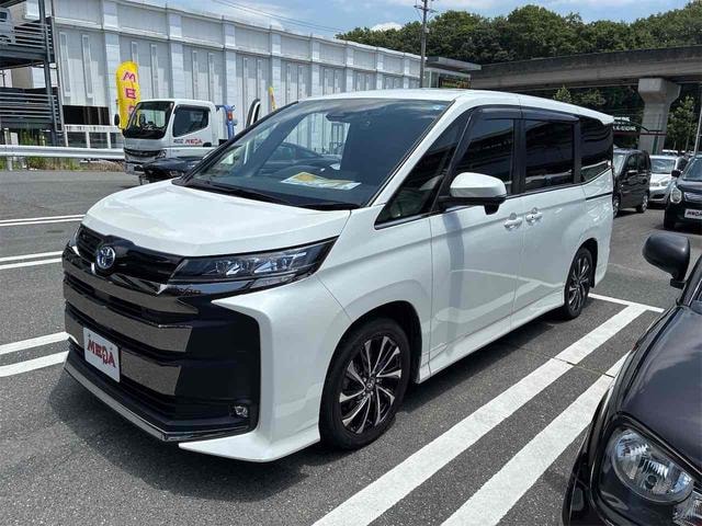 Toyota NOAH 2023 — фото автомобиля 1