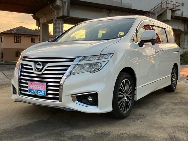 Nissan ELGRAND 2017 — фото автомобиля 1