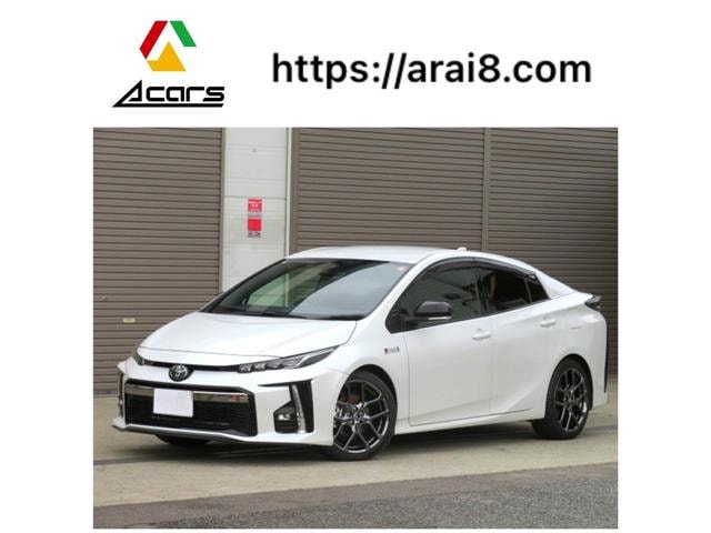 Toyota PRIUS PHV 2022 — фото автомобиля 1
