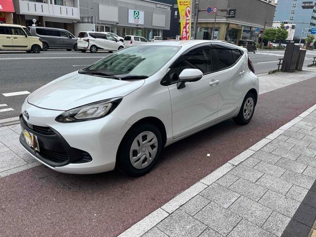 Toyota AQUA 2022 — фото автомобиля 1