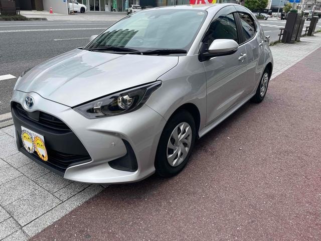 Toyota YARIS 2021 — фото автомобиля 1