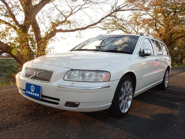 Volvo V70 2007 — фото автомобиля 1