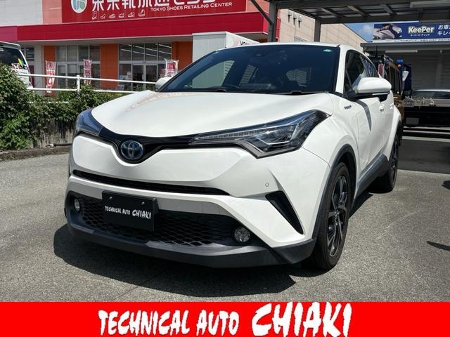 Toyota C-HR 2017 — фото автомобиля