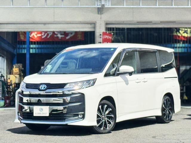 Toyota NOAH 2023 — фото автомобиля 1