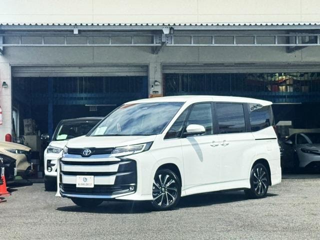 Toyota NOAH 2026 — фото автомобиля 1