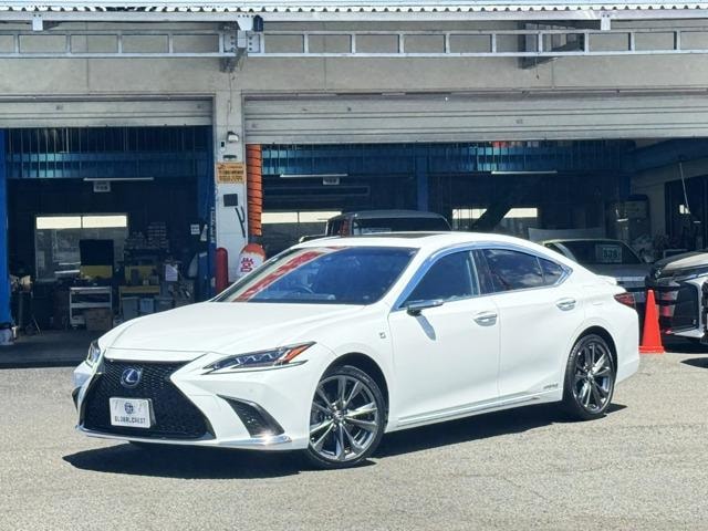 Lexus ES 2020 — фото автомобиля 1