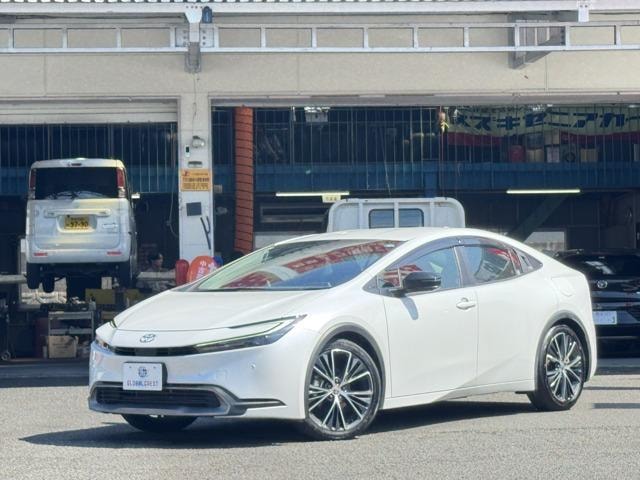 Toyota PRIUS 2023 — фото автомобиля 1
