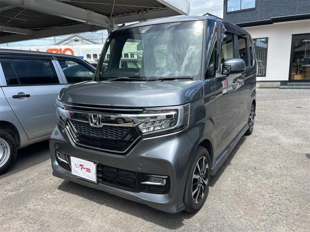 Honda N-BOX CUSTOM 2017 — фото автомобиля 1