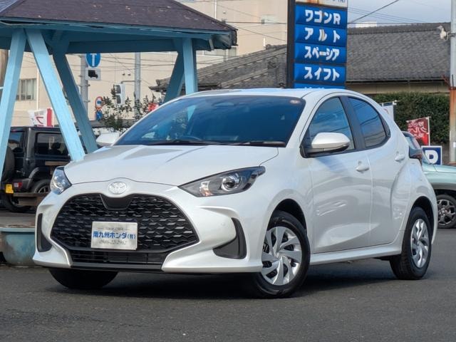 Toyota YARIS 2026 — фото автомобиля