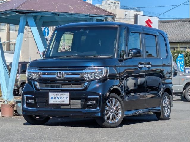 Honda N-BOX CUSTOM 2022 — фото автомобиля 1