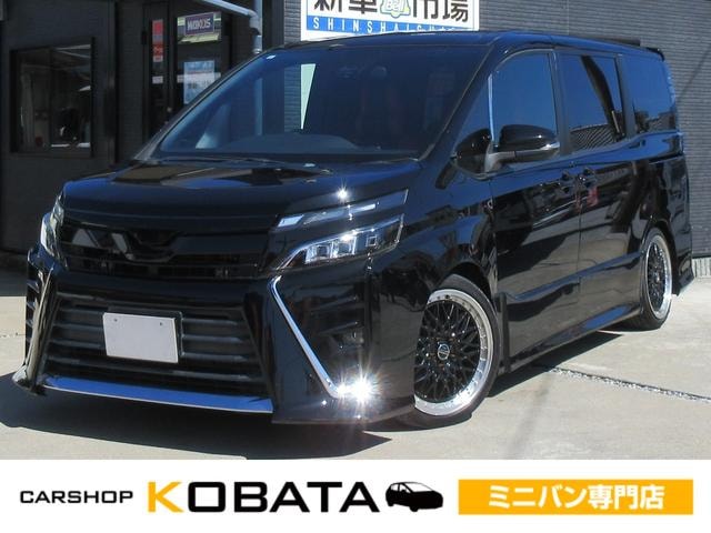 Toyota VOXY 2017 — фото автомобиля