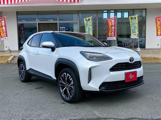Toyota YARIS CROSS 2024 — фото автомобиля