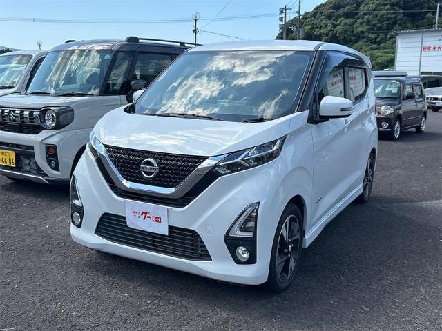 Nissan DAYZ 2019 — фото автомобиля