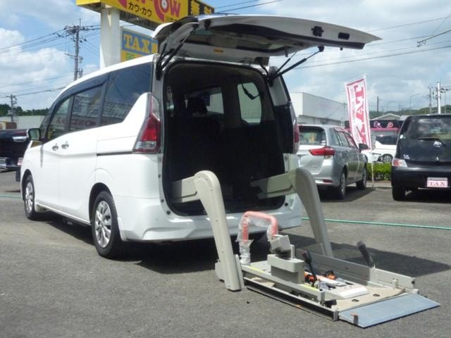 Nissan SERENA 2020 — фото автомобиля 1