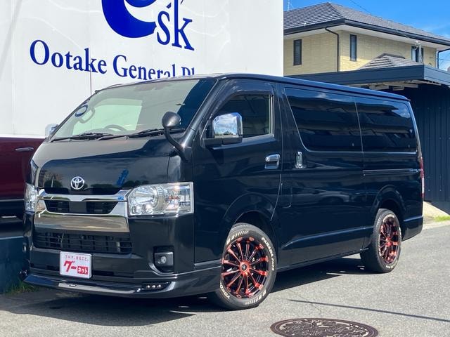 Toyota HIACE VAN 2023 — фото автомобиля 1