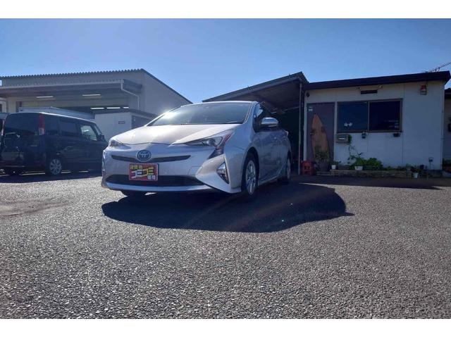 Toyota PRIUS 2015 — фото автомобиля 1