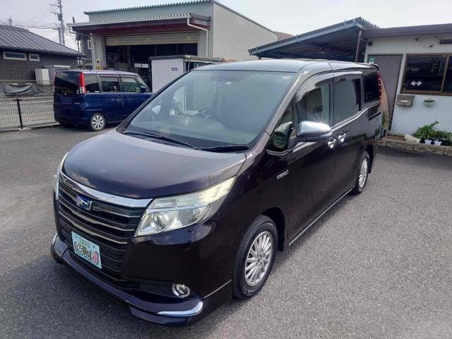 Toyota NOAH 2014 — фото автомобиля 1