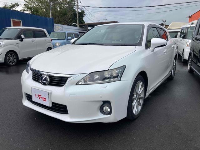 Lexus CT 2013 — фото автомобиля 1