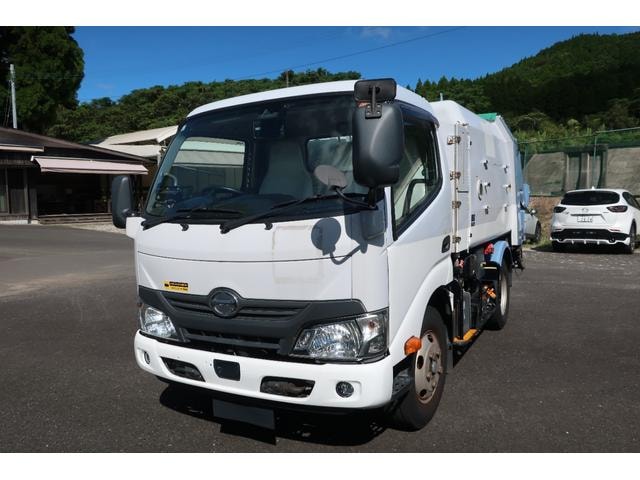 Hino DUTRO 2017 — фото автомобиля 1