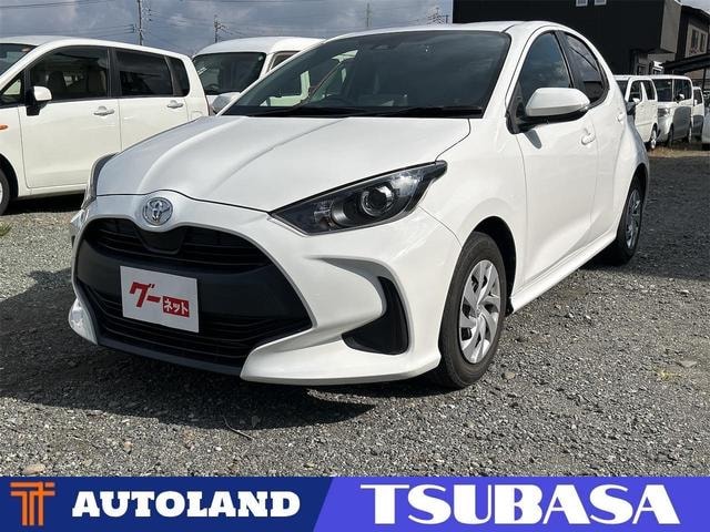 Toyota YARIS 2021 — фото автомобиля