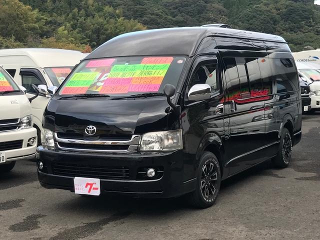 Toyota HIACE VAN 2010 — фото автомобиля