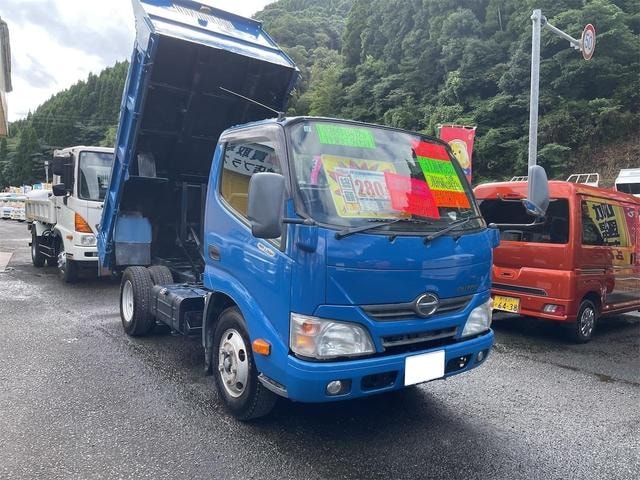 Hino DUTRO 2015 — фото автомобиля 1