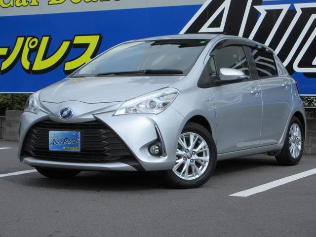Toyota VITZ 2017 — фото автомобиля
