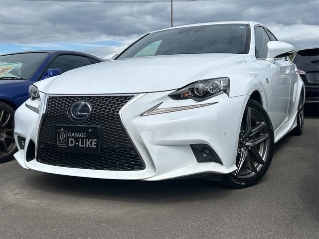 Lexus IS 2015 — фото автомобиля 1