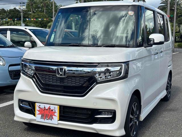 Honda N-BOX CUSTOM 2018 — фото автомобиля 1