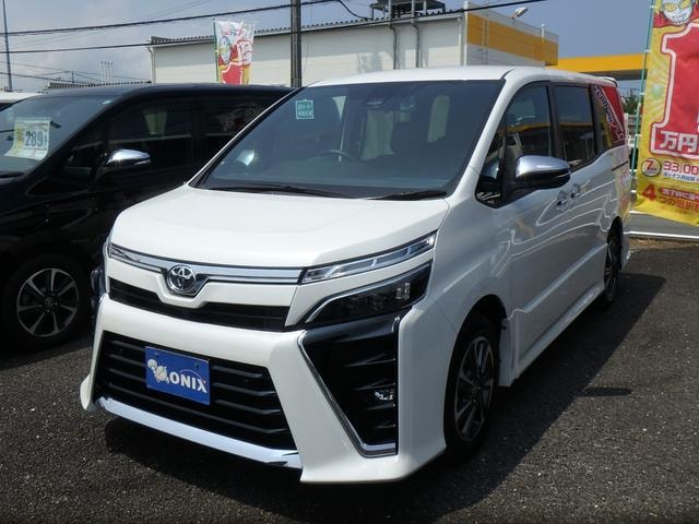 Toyota VOXY 2021 — фото автомобиля 1