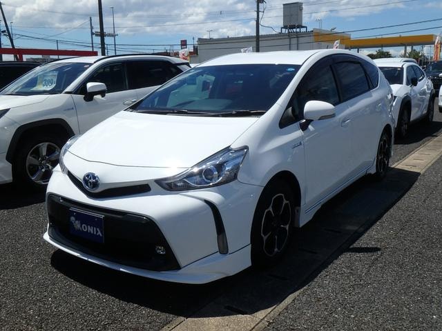 Toyota PRIUS ALPHA 2016 — фото автомобиля 1