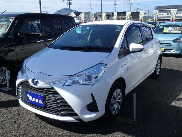 Toyota VITZ 2019 — фото автомобиля 1